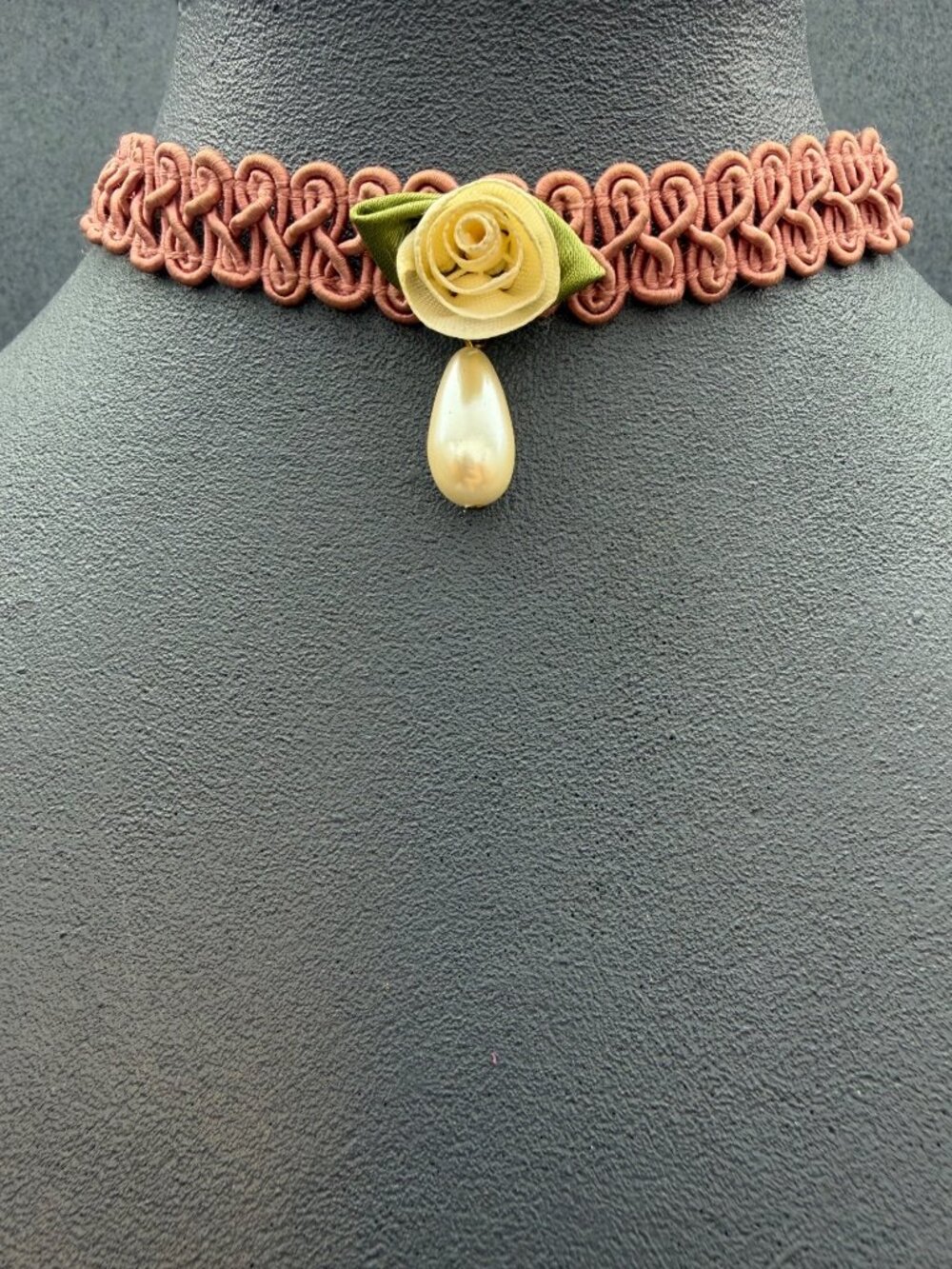 Teardrop Pendant Choker Necklace 10 In Cream Rose Pearl Pink Braid Scroll Retro